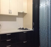 Кухня с фасадами МДФ с покраской Глянец с перламутром(черный+белый)